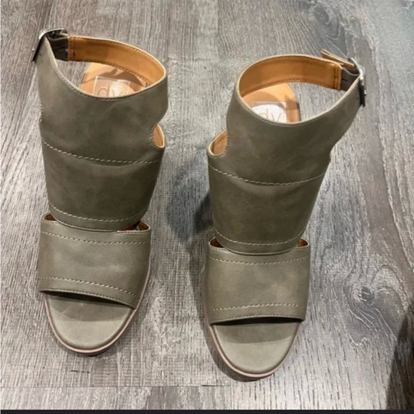 DV by Dolce Vita Olive Heeled Boots - Picture 3 of 6